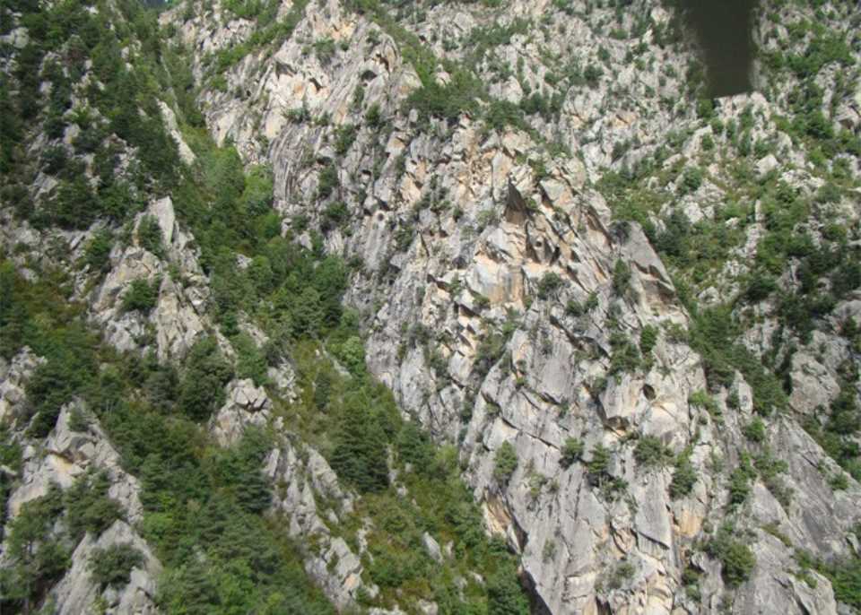 Caiguda de blocs rocosos a la Solana d'Andorra la Vella